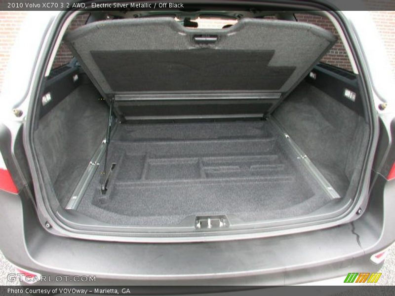  2010 XC70 3.2 AWD Trunk