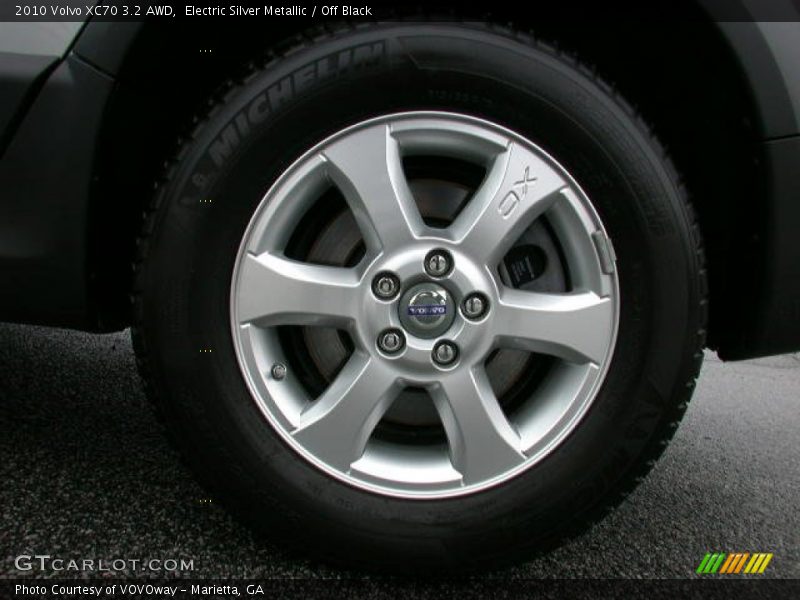  2010 XC70 3.2 AWD Wheel