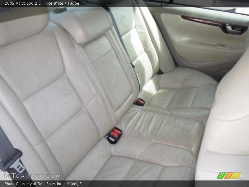 Ice White / Taupe 2009 Volvo S60 2.5T