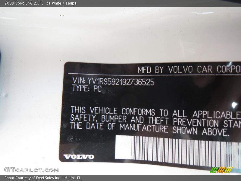 Ice White / Taupe 2009 Volvo S60 2.5T