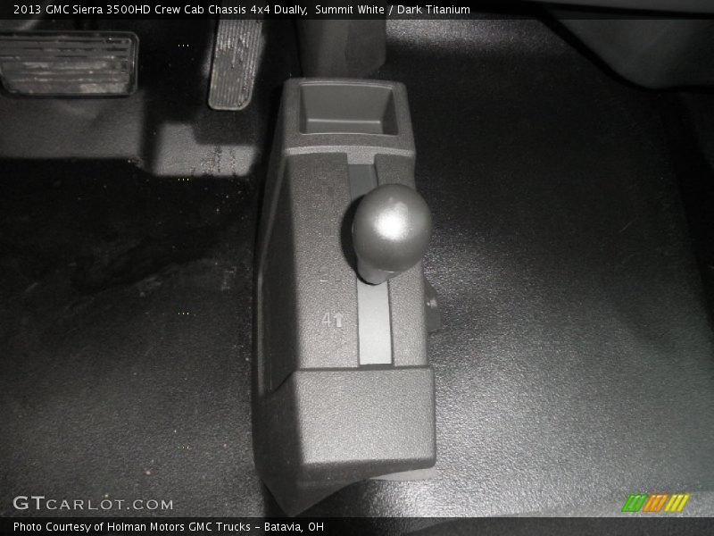 Summit White / Dark Titanium 2013 GMC Sierra 3500HD Crew Cab Chassis 4x4 Dually