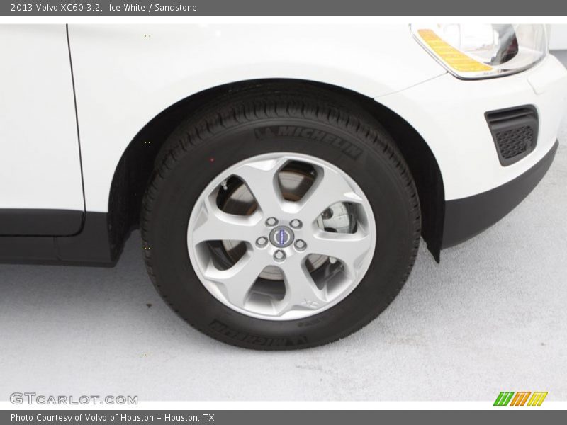 Ice White / Sandstone 2013 Volvo XC60 3.2