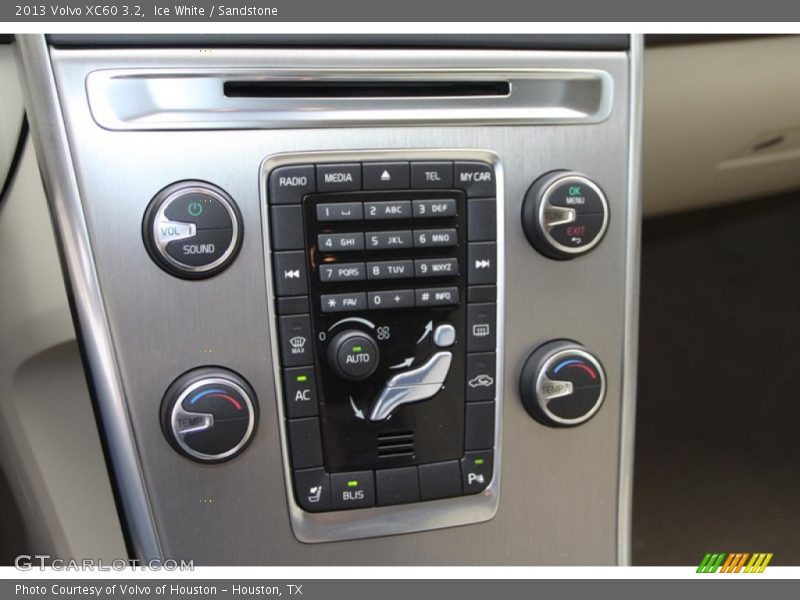 Ice White / Sandstone 2013 Volvo XC60 3.2