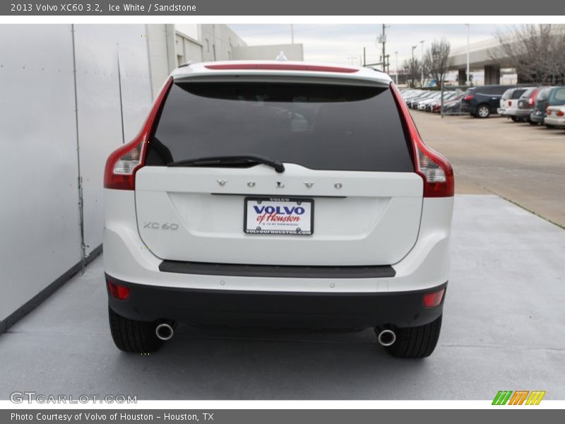 Ice White / Sandstone 2013 Volvo XC60 3.2