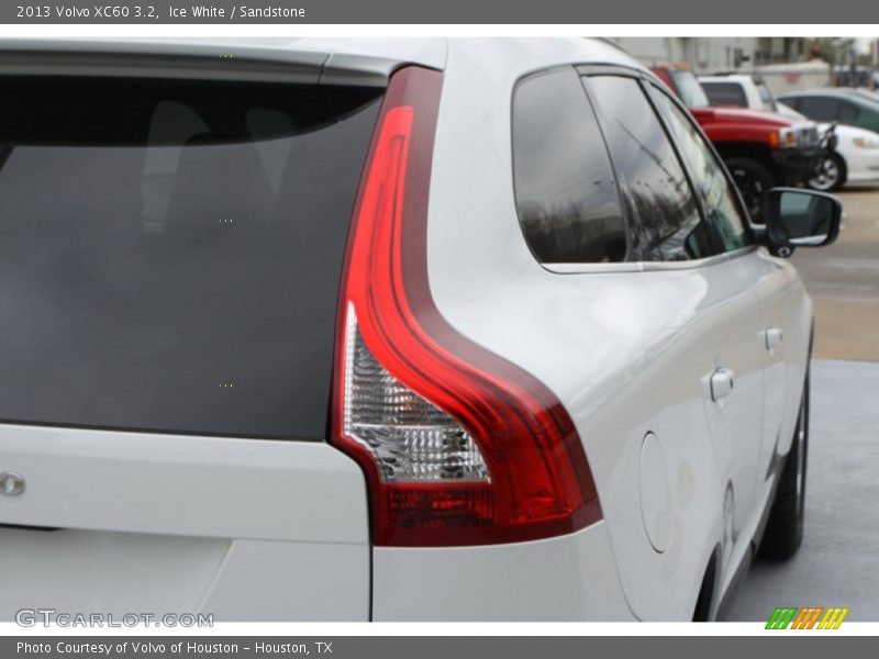 Ice White / Sandstone 2013 Volvo XC60 3.2