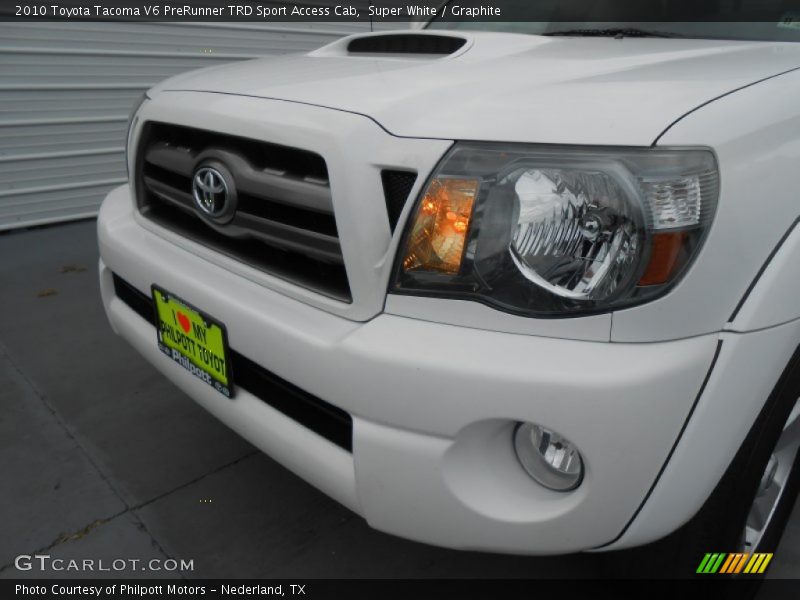 Super White / Graphite 2010 Toyota Tacoma V6 PreRunner TRD Sport Access Cab