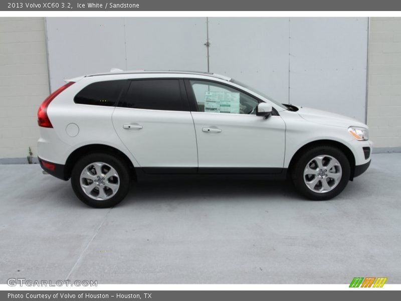 Ice White / Sandstone 2013 Volvo XC60 3.2