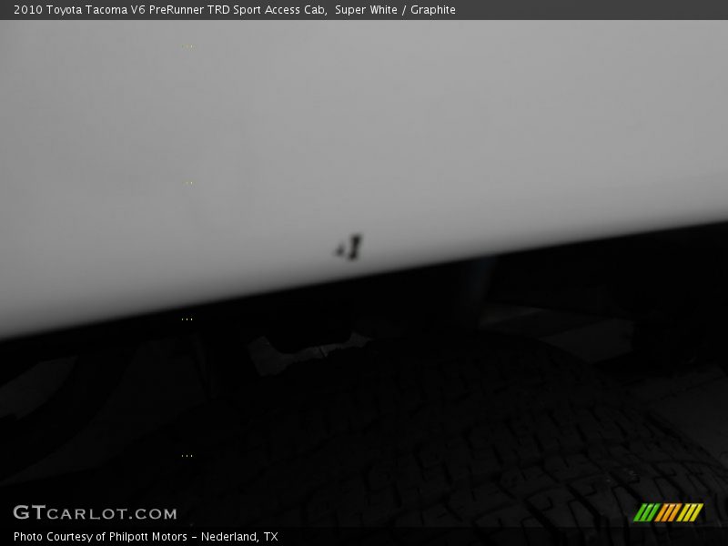 Super White / Graphite 2010 Toyota Tacoma V6 PreRunner TRD Sport Access Cab