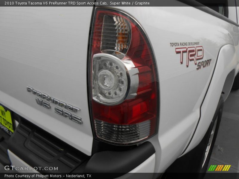 Super White / Graphite 2010 Toyota Tacoma V6 PreRunner TRD Sport Access Cab