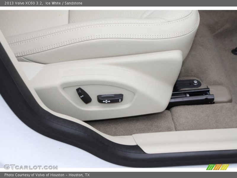 Ice White / Sandstone 2013 Volvo XC60 3.2