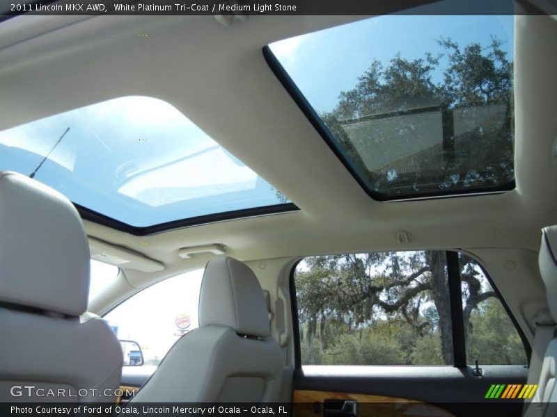 Sunroof of 2011 MKX AWD