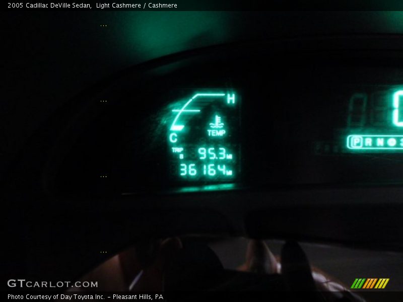 Light Cashmere / Cashmere 2005 Cadillac DeVille Sedan