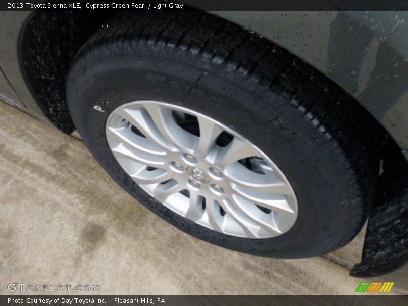Cypress Green Pearl / Light Gray 2013 Toyota Sienna XLE