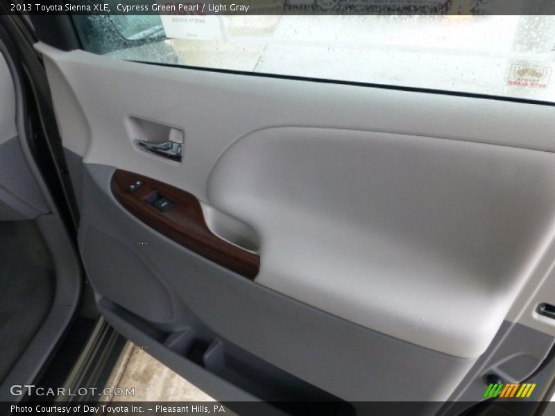 Cypress Green Pearl / Light Gray 2013 Toyota Sienna XLE