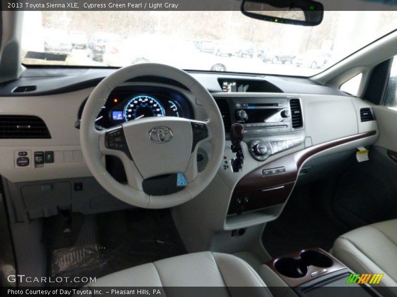 Cypress Green Pearl / Light Gray 2013 Toyota Sienna XLE