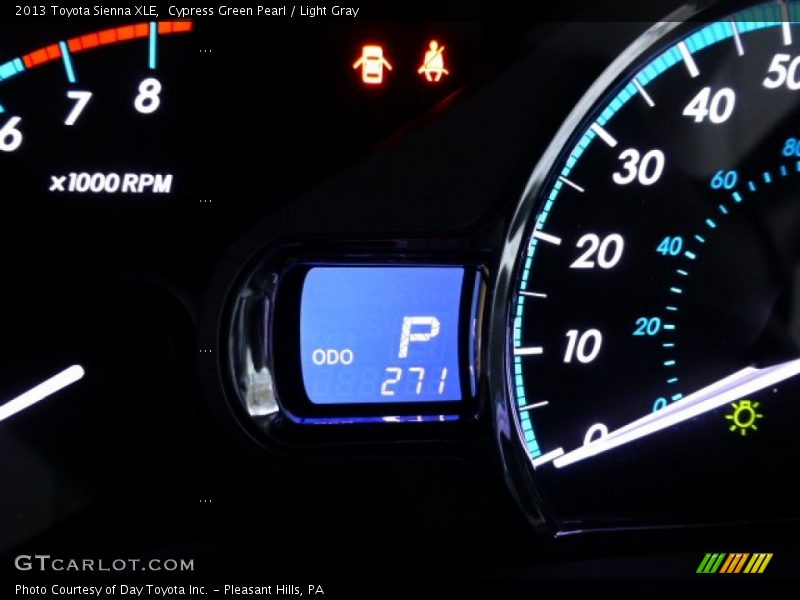 Cypress Green Pearl / Light Gray 2013 Toyota Sienna XLE