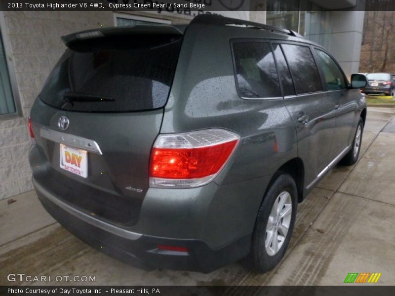 Cypress Green Pearl / Sand Beige 2013 Toyota Highlander V6 4WD
