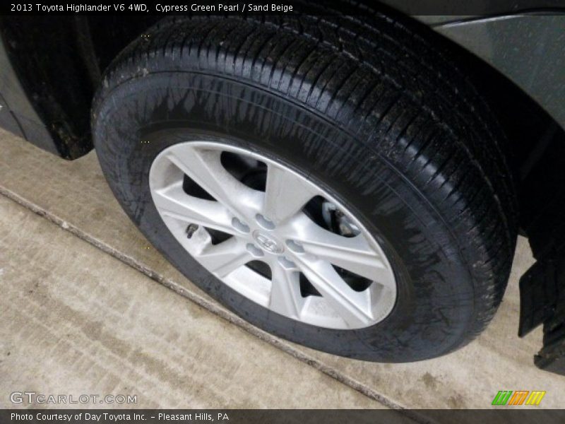 Cypress Green Pearl / Sand Beige 2013 Toyota Highlander V6 4WD