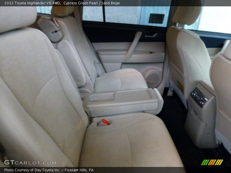 Cypress Green Pearl / Sand Beige 2013 Toyota Highlander V6 4WD