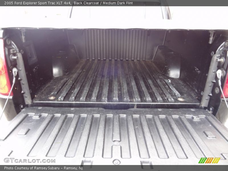 Black Clearcoat / Medium Dark Flint 2005 Ford Explorer Sport Trac XLT 4x4