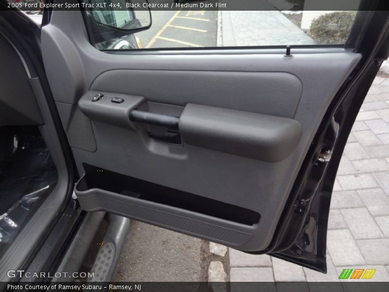 Black Clearcoat / Medium Dark Flint 2005 Ford Explorer Sport Trac XLT 4x4