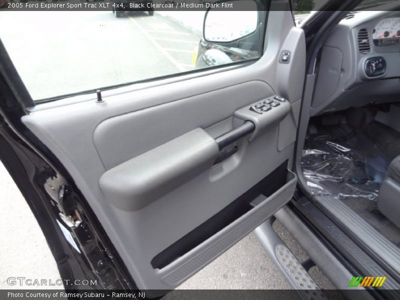 Black Clearcoat / Medium Dark Flint 2005 Ford Explorer Sport Trac XLT 4x4