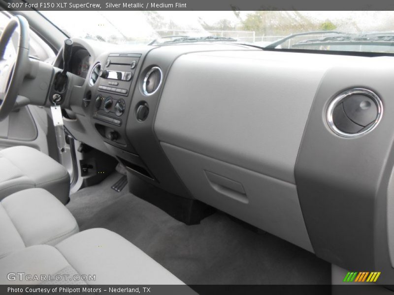 Silver Metallic / Medium Flint 2007 Ford F150 XLT SuperCrew