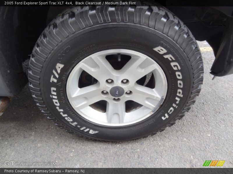 Black Clearcoat / Medium Dark Flint 2005 Ford Explorer Sport Trac XLT 4x4