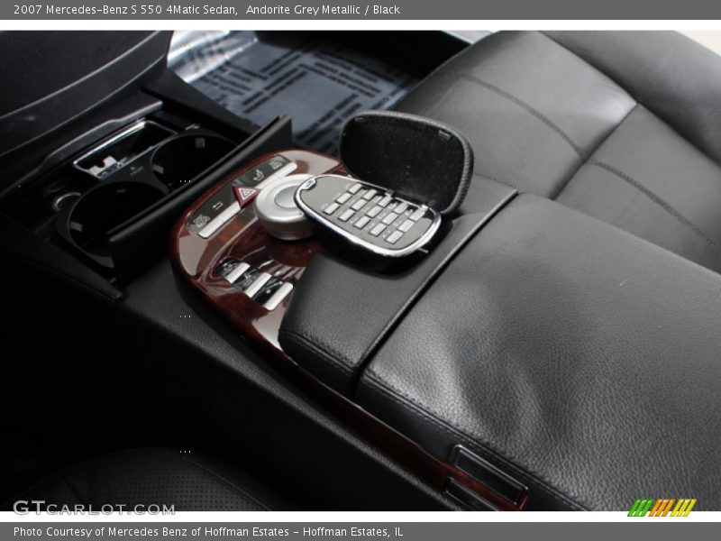 Controls of 2007 S 550 4Matic Sedan