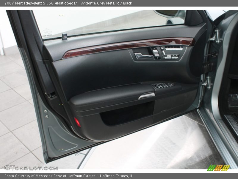 Door Panel of 2007 S 550 4Matic Sedan