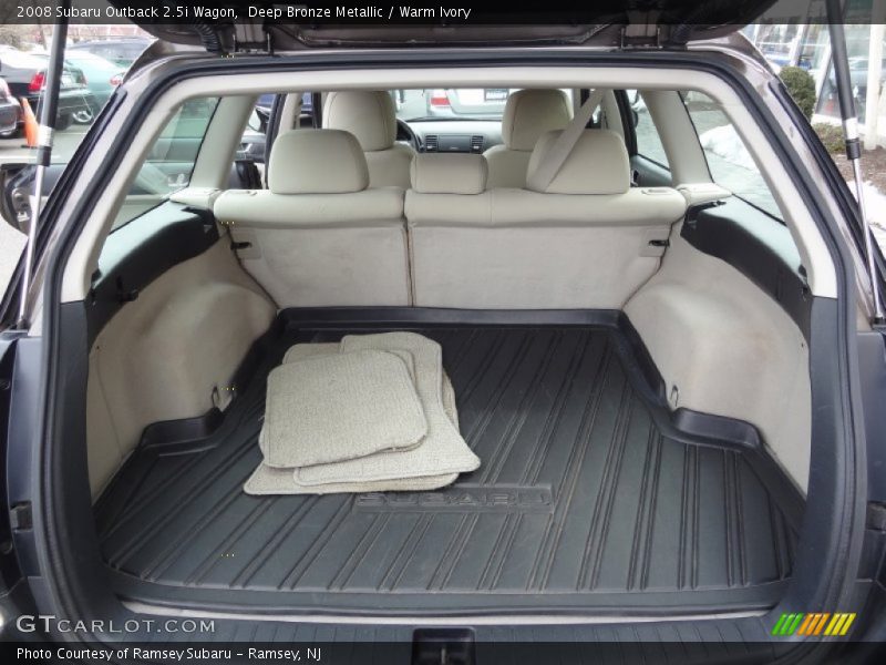  2008 Outback 2.5i Wagon Trunk