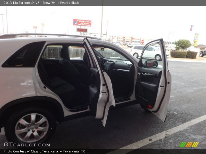 Snow White Pearl / Black 2013 Kia Sorento LX V6