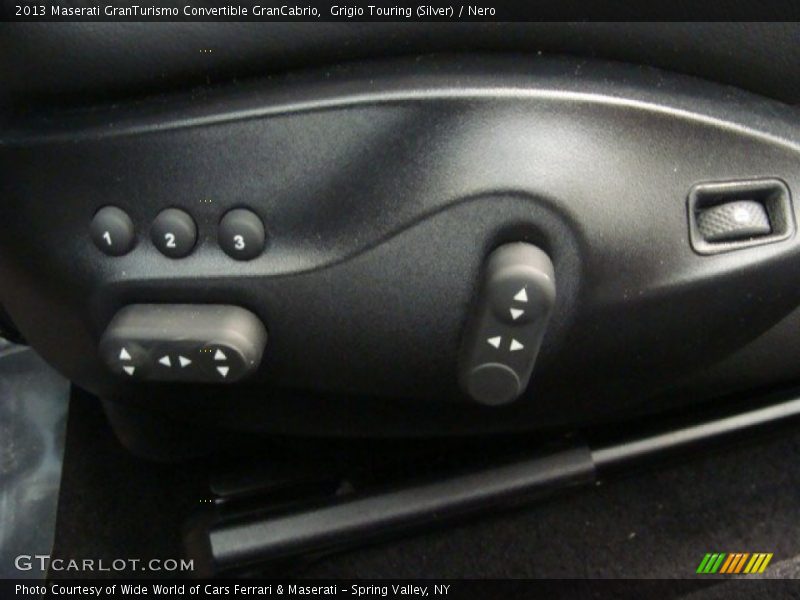 Controls of 2013 GranTurismo Convertible GranCabrio