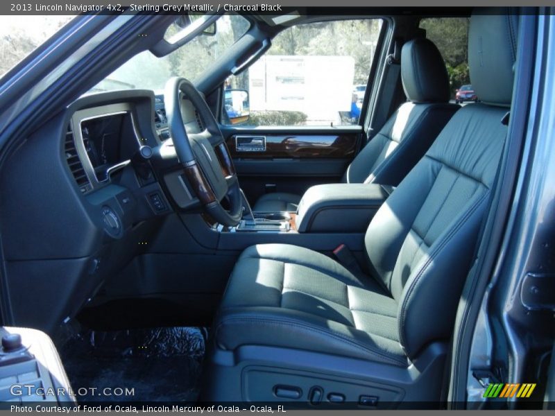 Sterling Grey Metallic / Charcoal Black 2013 Lincoln Navigator 4x2