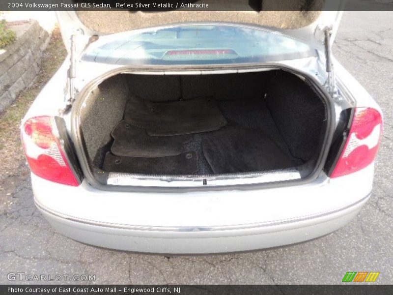 Reflex Silver Metallic / Anthracite 2004 Volkswagen Passat GLS Sedan