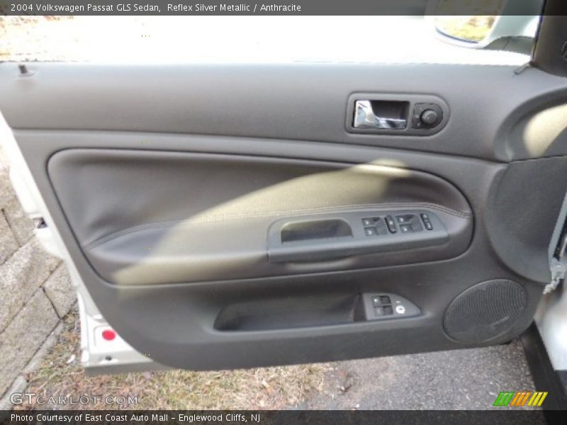 Reflex Silver Metallic / Anthracite 2004 Volkswagen Passat GLS Sedan