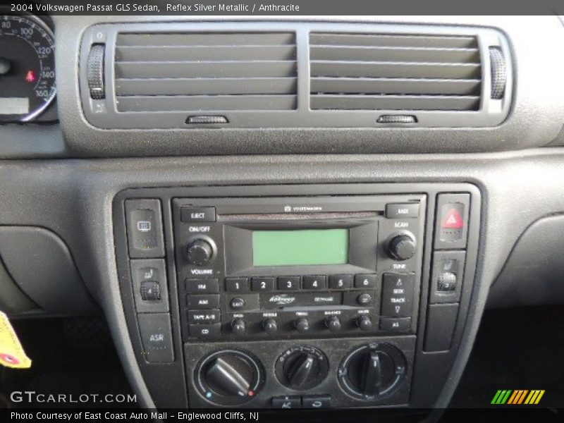 Reflex Silver Metallic / Anthracite 2004 Volkswagen Passat GLS Sedan