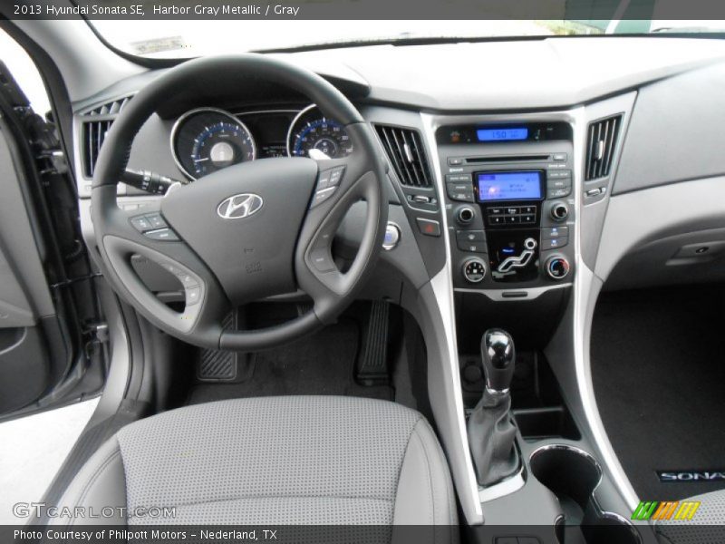 Dashboard of 2013 Sonata SE