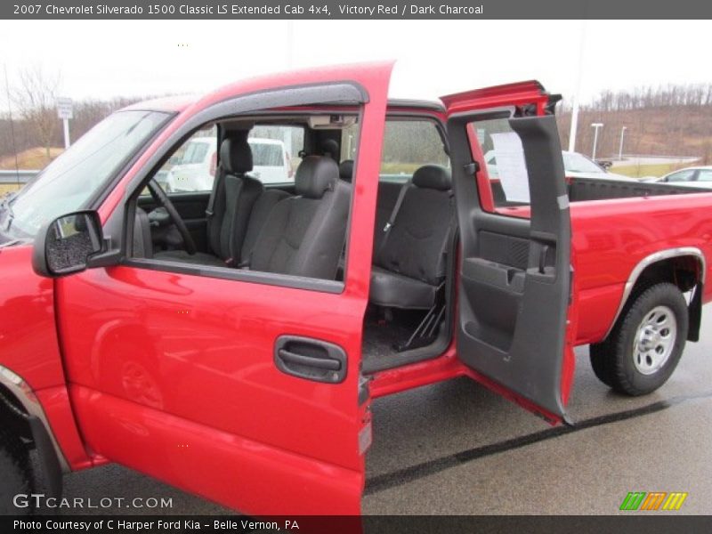 Victory Red / Dark Charcoal 2007 Chevrolet Silverado 1500 Classic LS Extended Cab 4x4