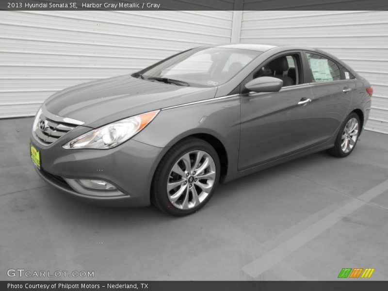 Front 3/4 View of 2013 Sonata SE