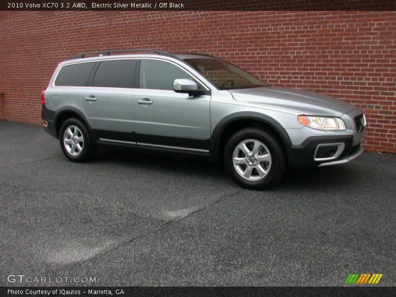 Electric Silver Metallic / Off Black 2010 Volvo XC70 3.2 AWD