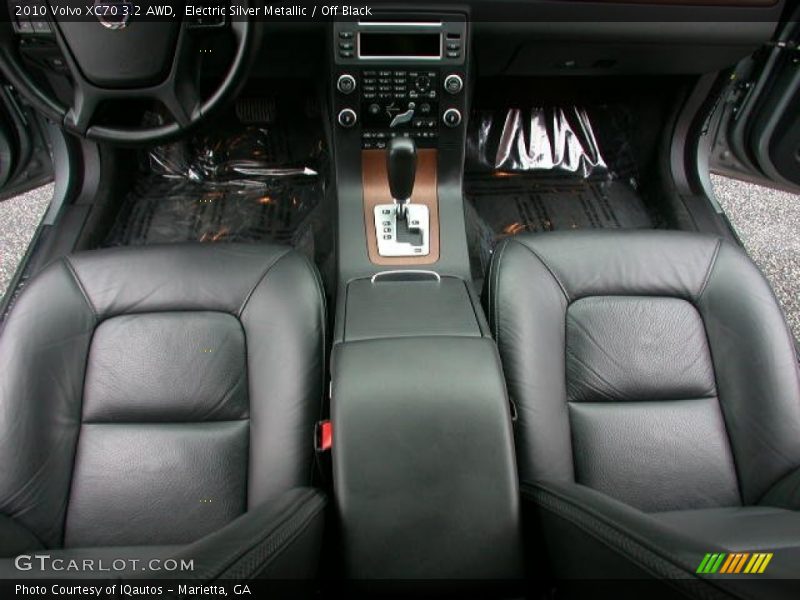Electric Silver Metallic / Off Black 2010 Volvo XC70 3.2 AWD