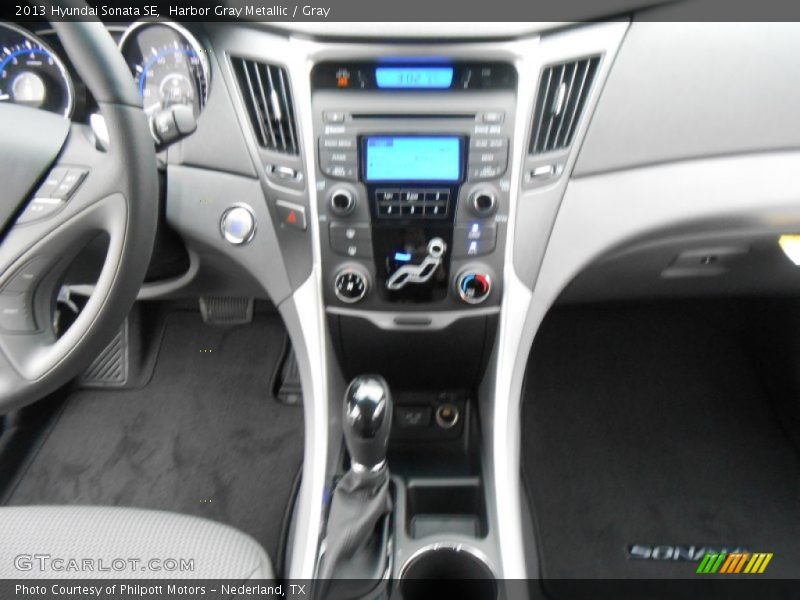 Harbor Gray Metallic / Gray 2013 Hyundai Sonata SE