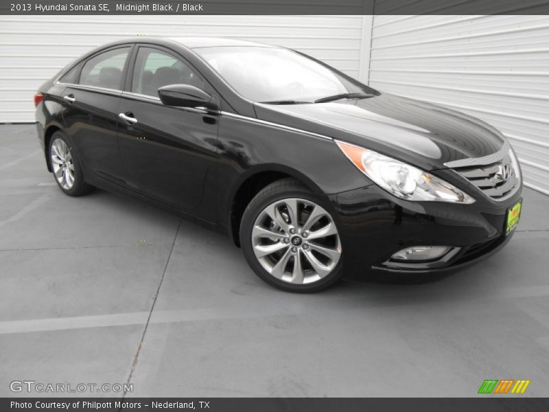 Midnight Black / Black 2013 Hyundai Sonata SE