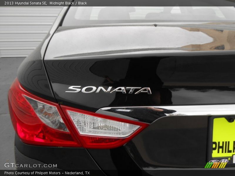Midnight Black / Black 2013 Hyundai Sonata SE