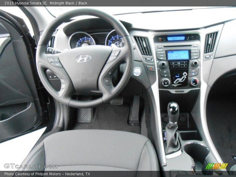 Midnight Black / Black 2013 Hyundai Sonata SE