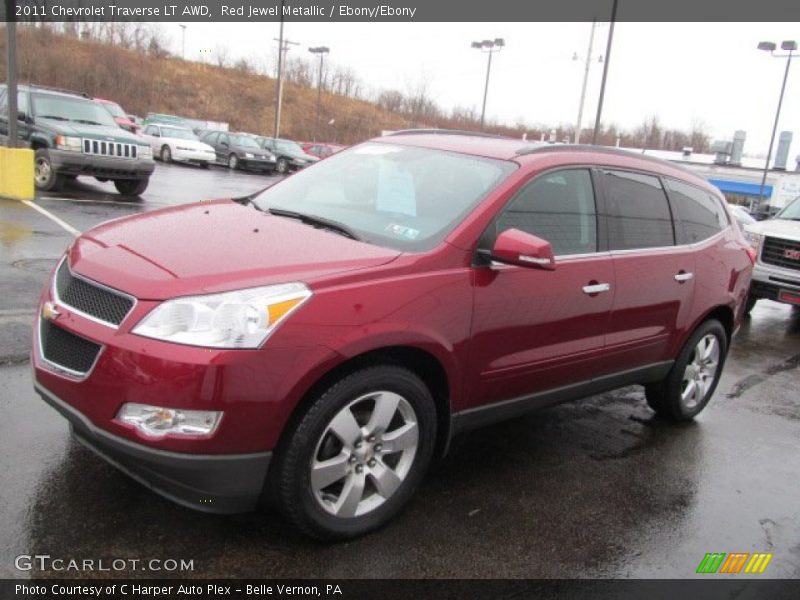 Front 3/4 View of 2011 Traverse LT AWD
