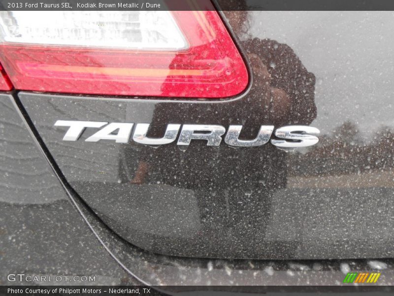 Kodiak Brown Metallic / Dune 2013 Ford Taurus SEL
