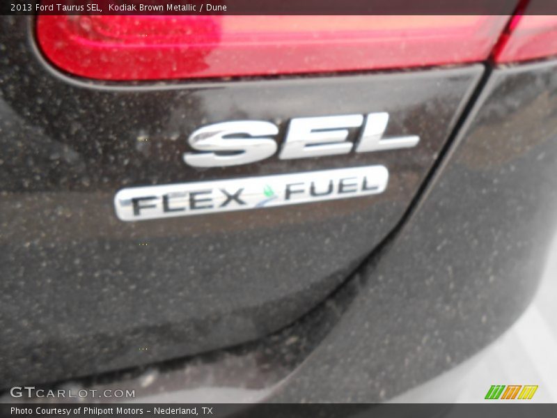 Kodiak Brown Metallic / Dune 2013 Ford Taurus SEL