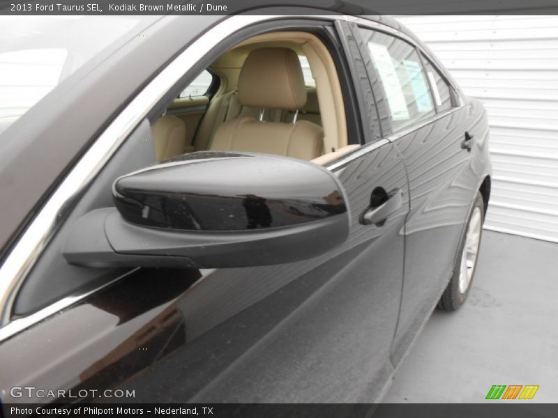 Kodiak Brown Metallic / Dune 2013 Ford Taurus SEL